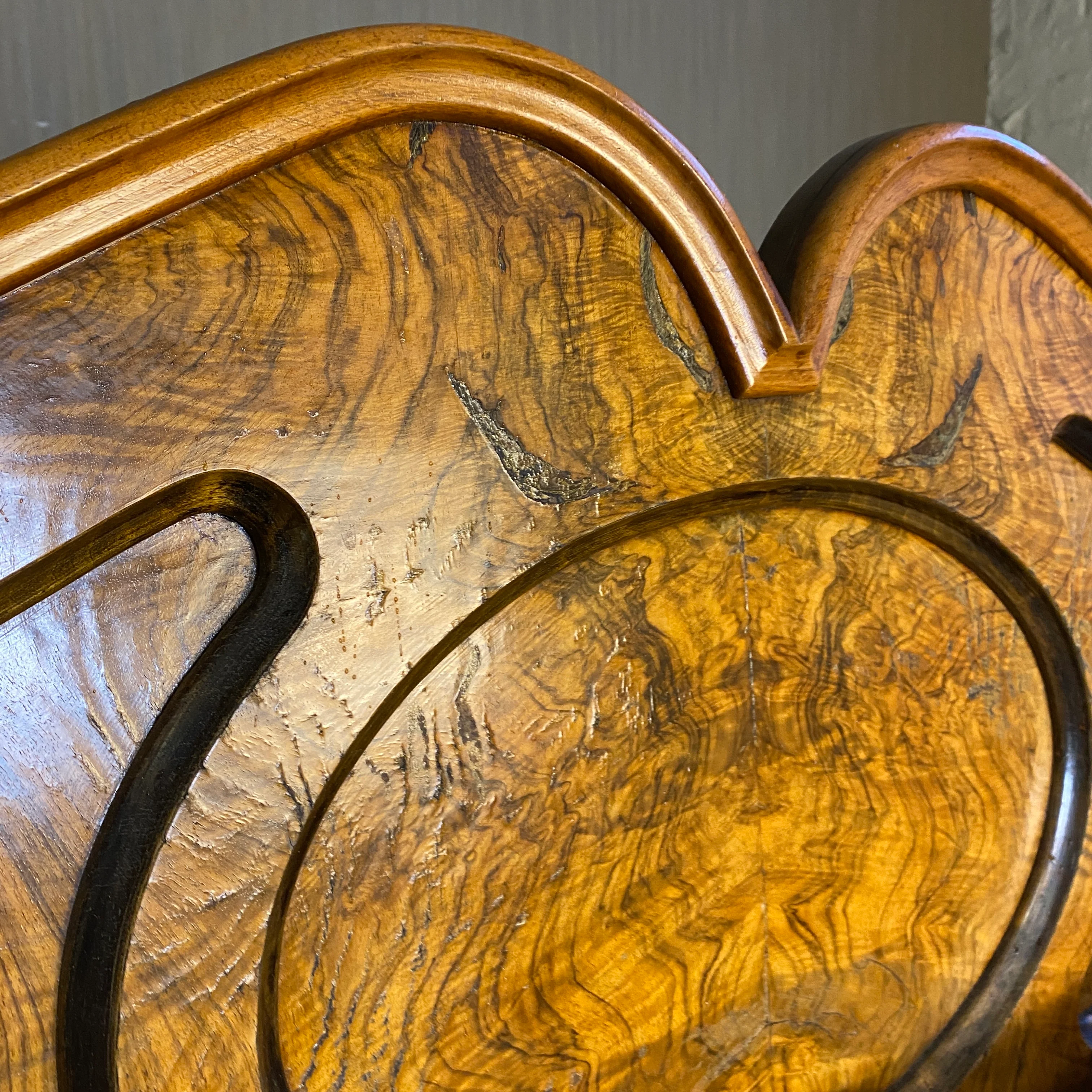Antikes Upright Klavier im Barockstil mit Holzschnitzereien – dekoratives Vintage - gebraucht - Image 4