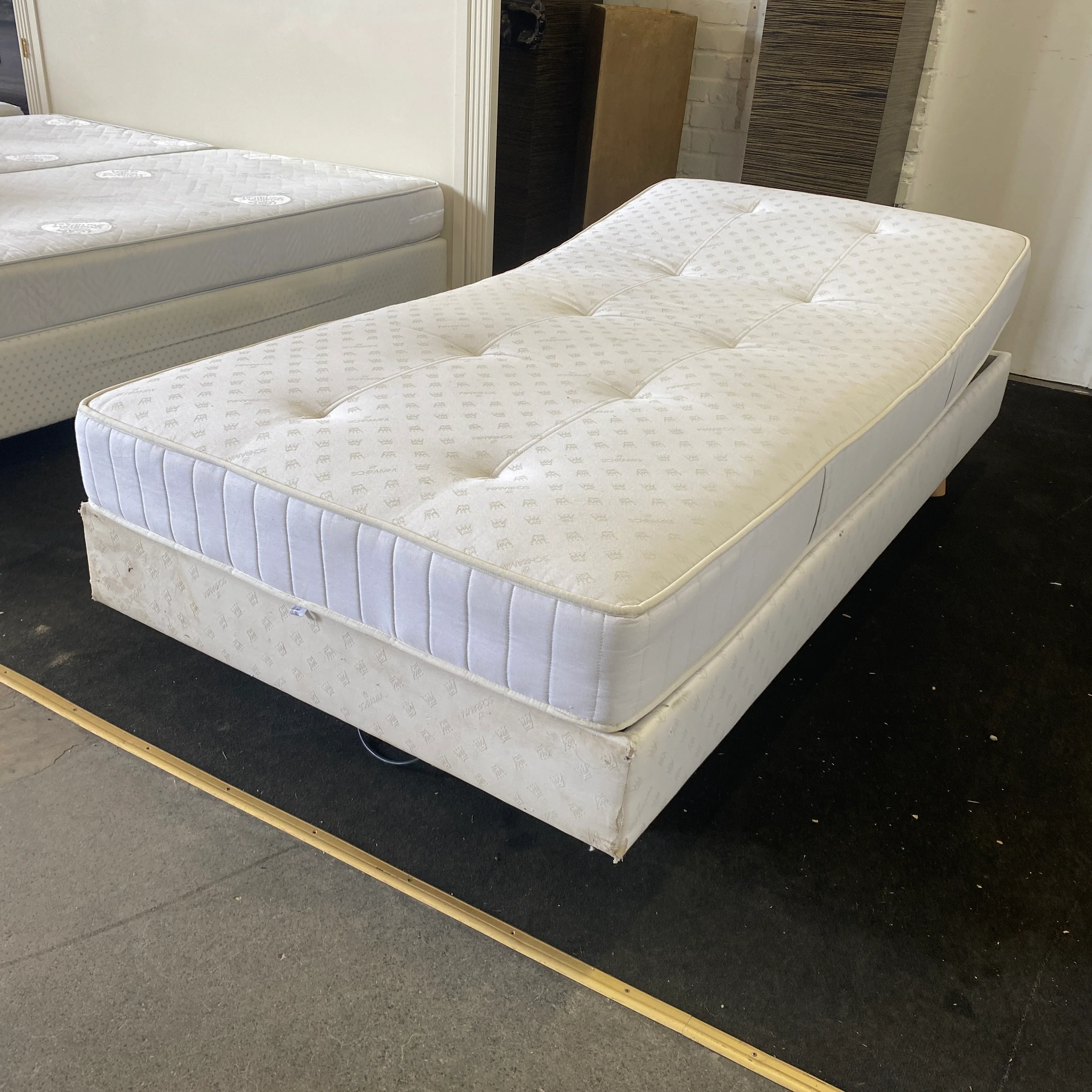 Schramm Boxspringbett 100x200 elektrisch verstellbar inkl Matratze Bett gebraucht - Image 3