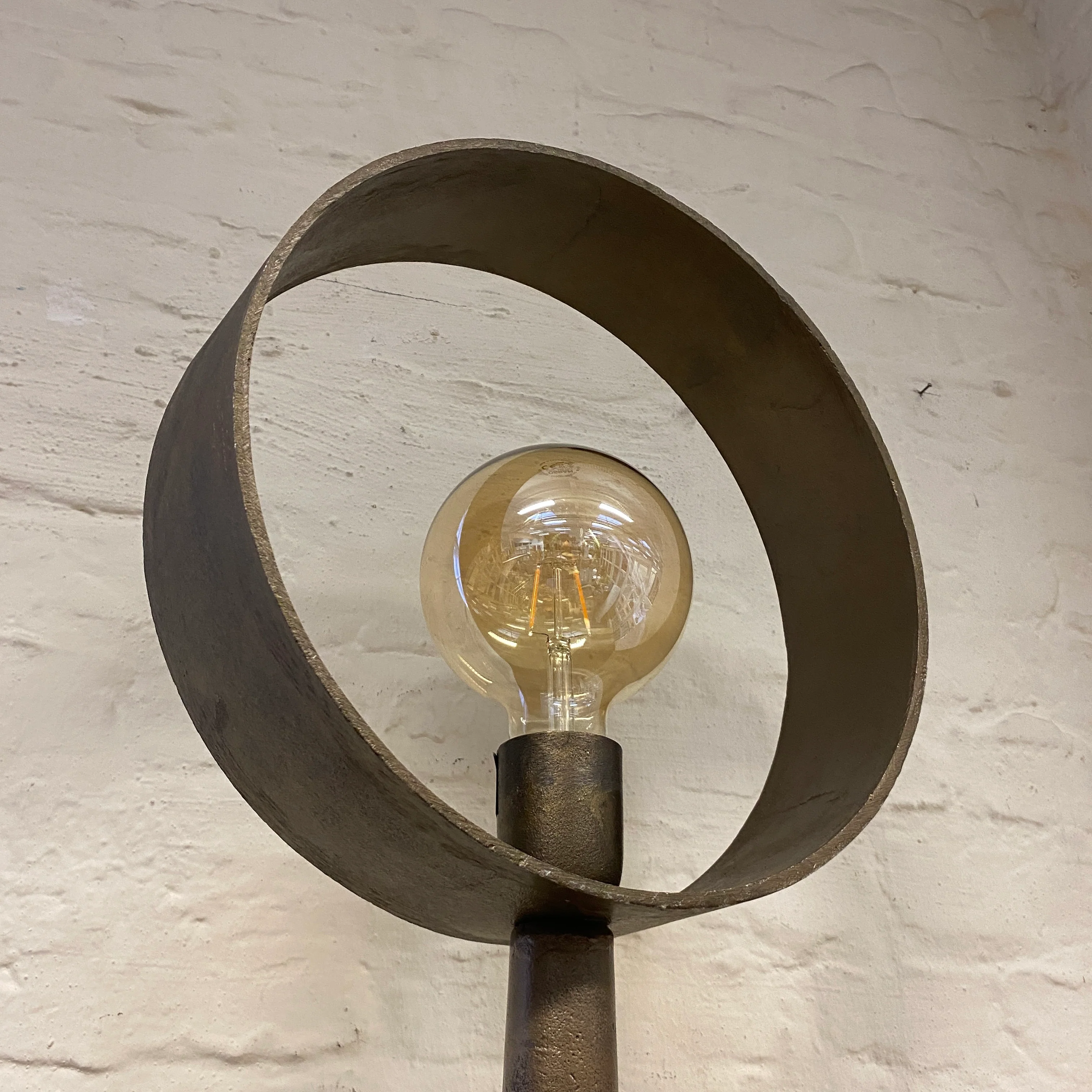 Countryfield Tischlampe Largo L messingfarben 96 cm - Image 4