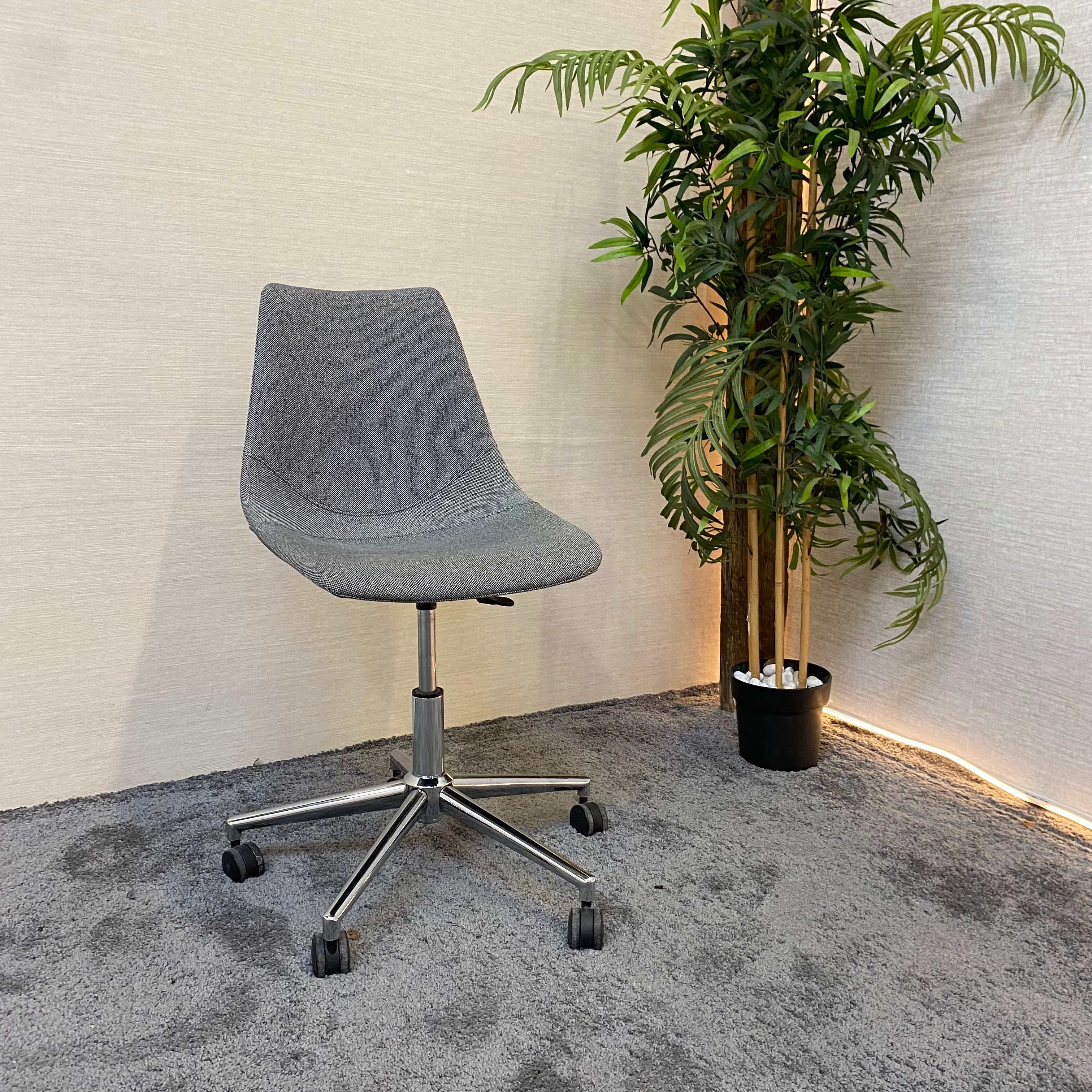 Grauer Bürostuhl drehbar höhenverstellbar – Bürodrehstuhl Stuhl gebraucht - Image 11