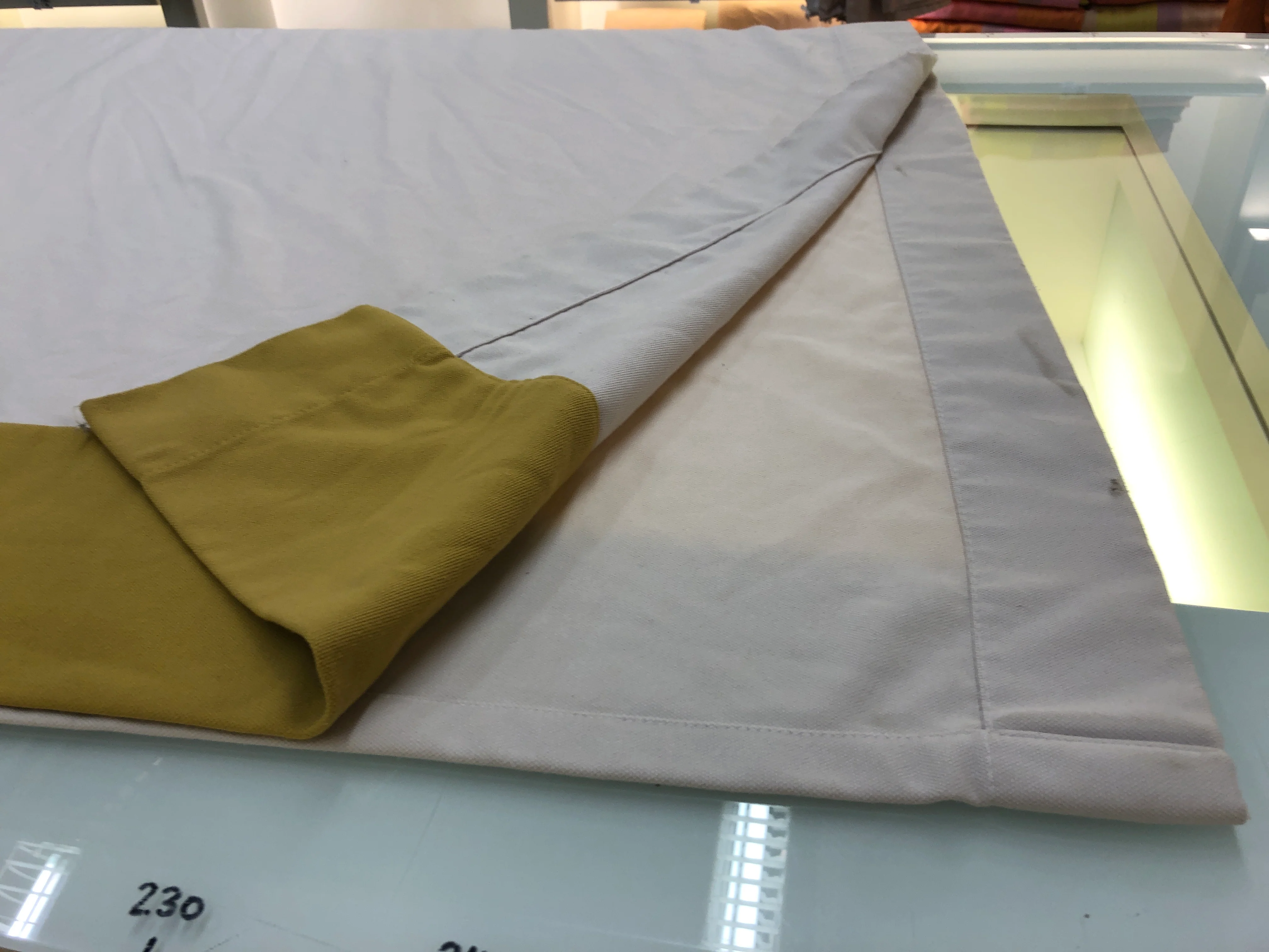 Gardine Vorhang Verdunkler gebraucht 235x280 beige mit senffarbenen Streifen - Image 5