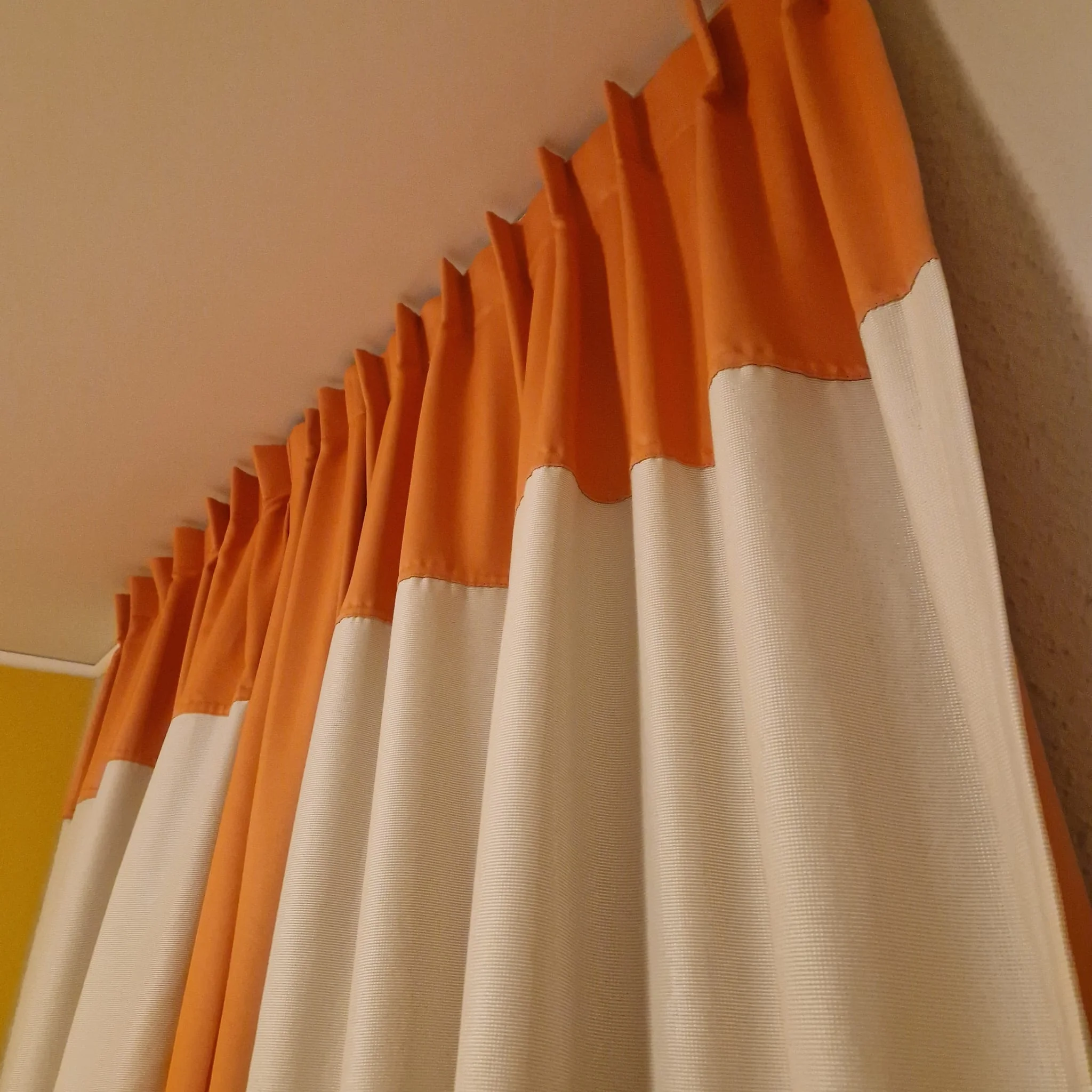 Gardine Vorhang Verdunkler gebraucht 270x80 beige mit orangen Streifen - Image 3
