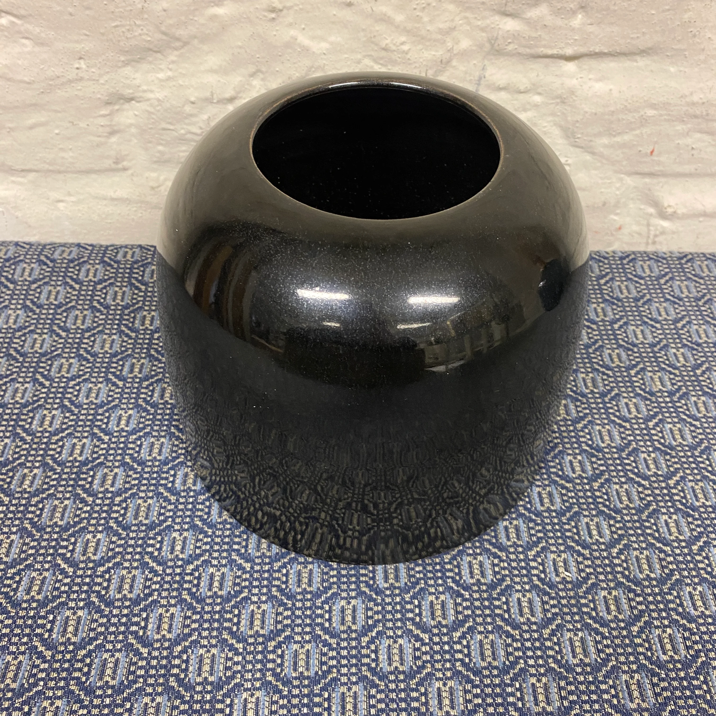 ami design Vase schwarz Keramik 16cm - Image 2