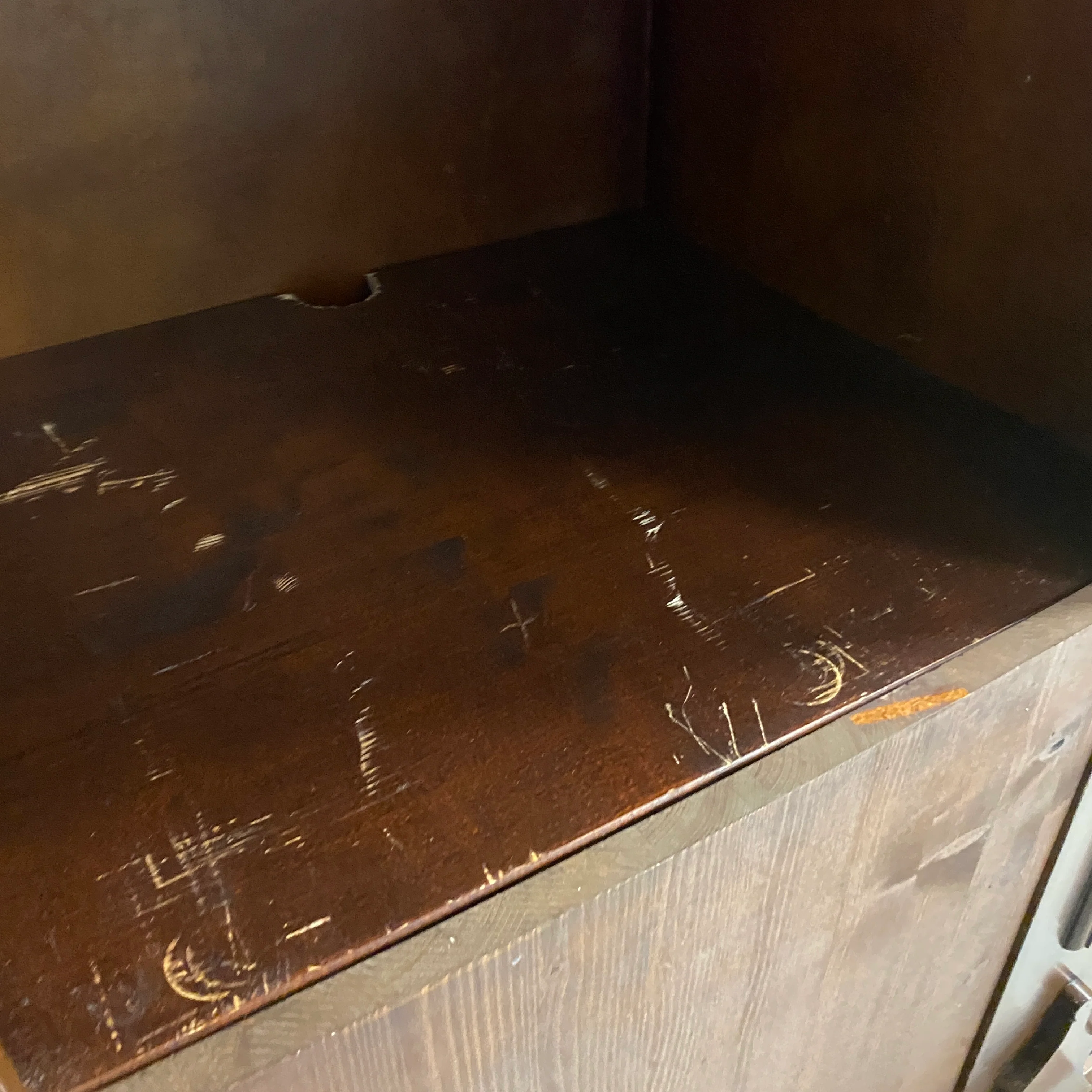 Großer Holzschrank im französischen Landhausstil mit Schubladen – dekorative Vintage Schrank gebraucht - Image 6