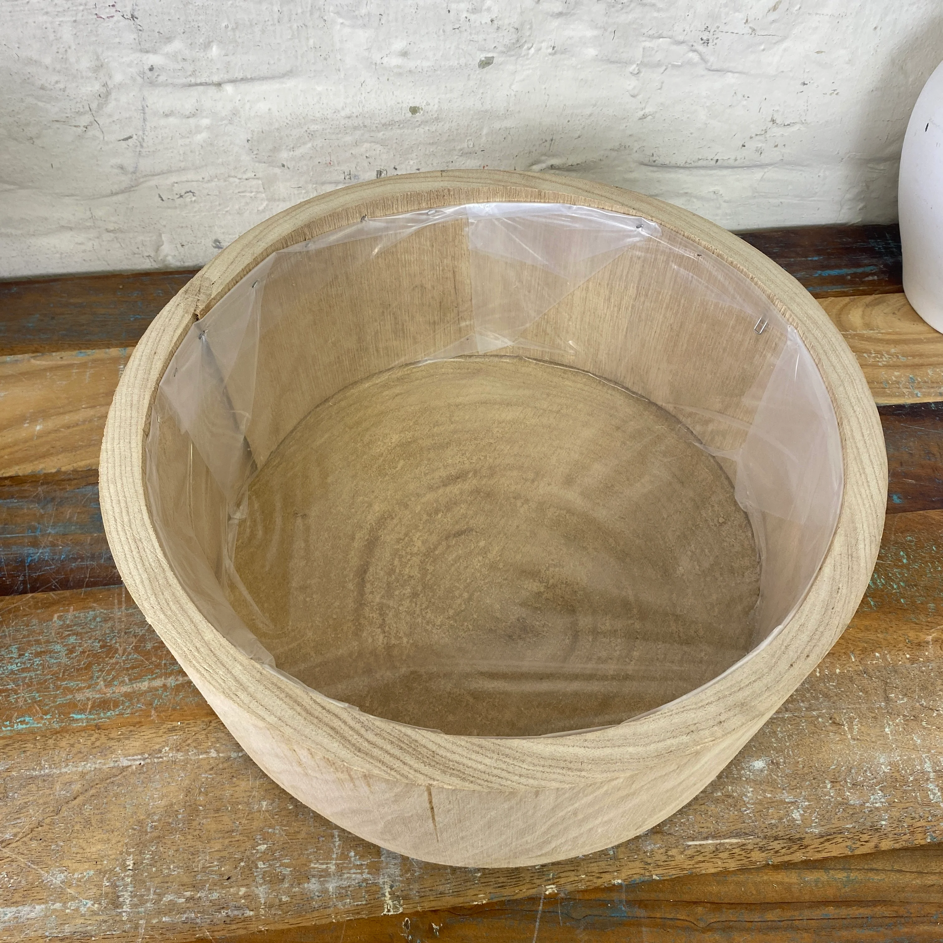 Holz Blumentopf Vollholz mit Kunststoff Beschichtung 34x13 natürlich Übertopf - Image 4