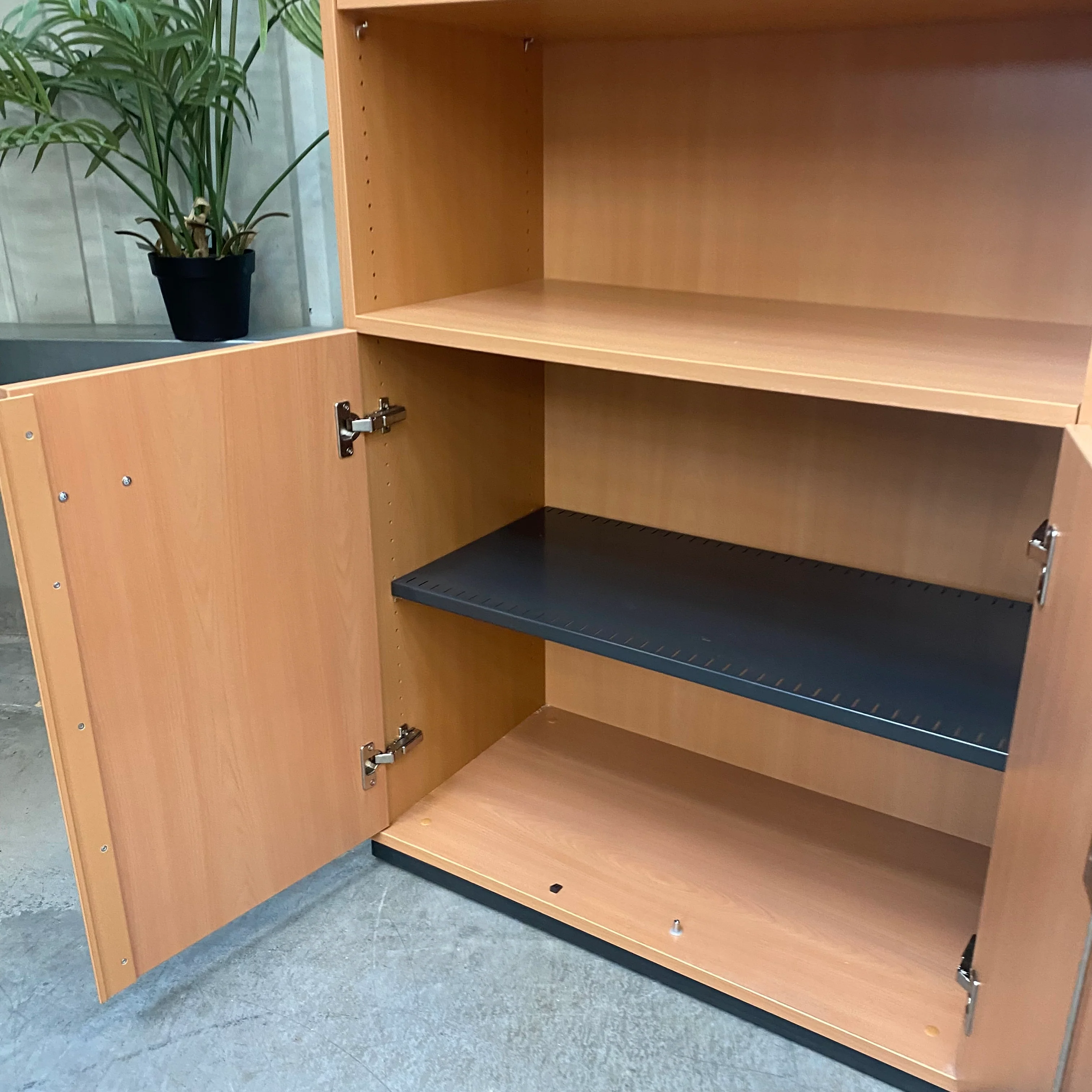 König+Neurath Acta Büroregal aus Buche mit Türen – Schrank Regal gebraucht - Image 3