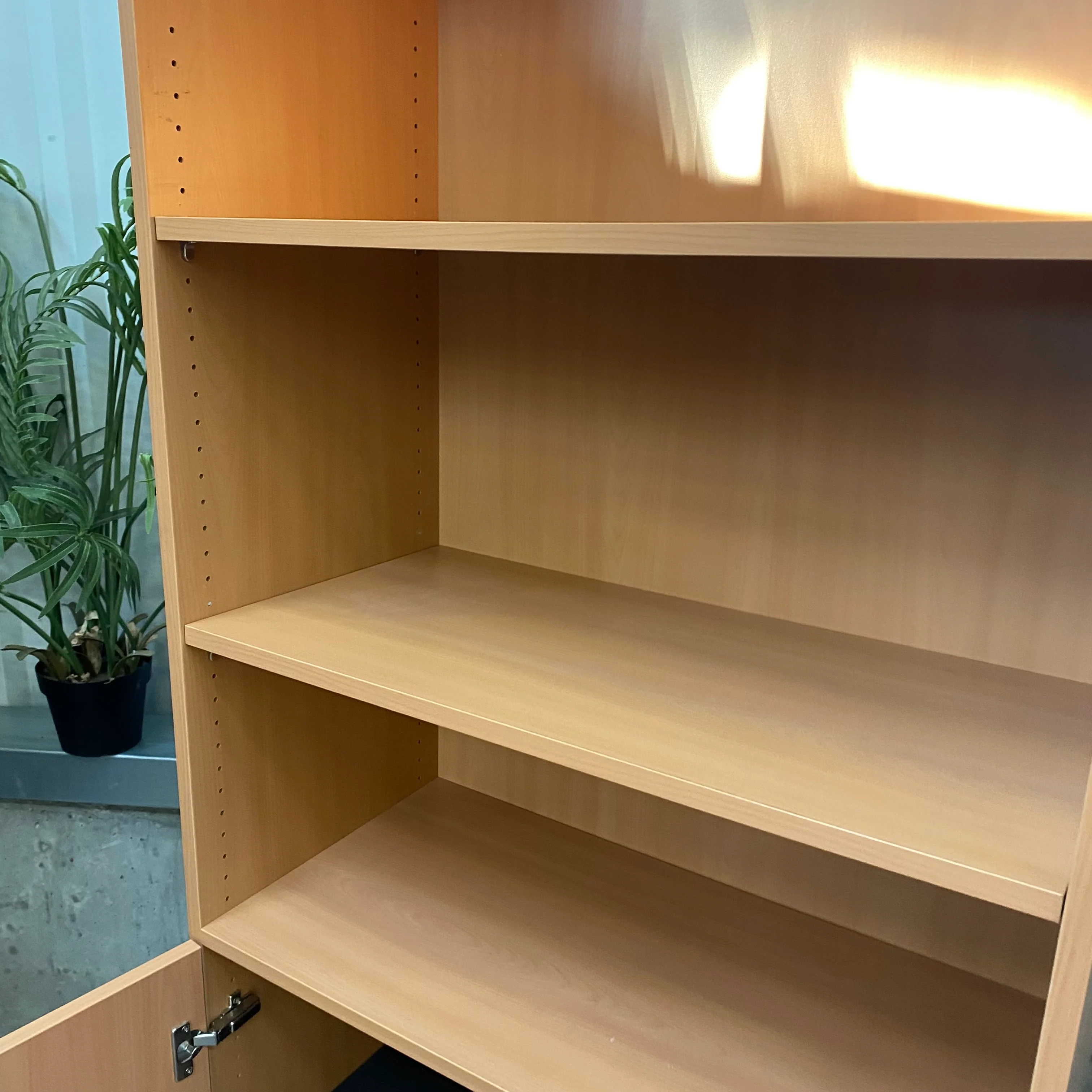 König+Neurath Acta Büroregal aus Buche mit Türen – Schrank Regal gebraucht - Image 4