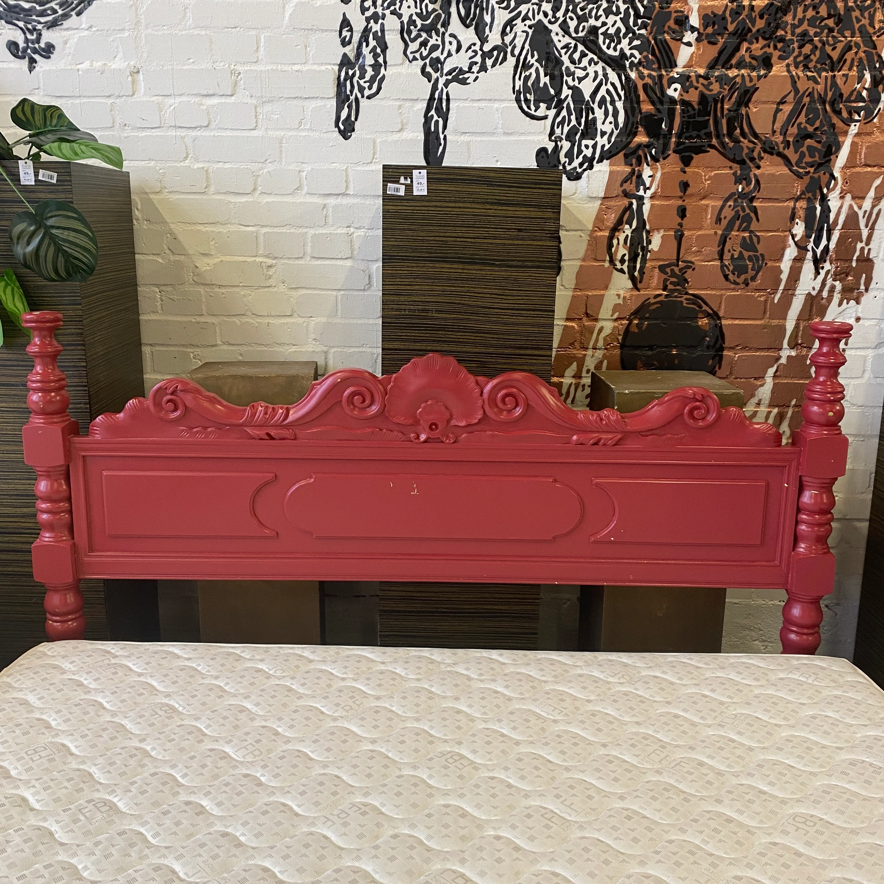 Vintage Bettkopfteil Massivholz rot – Kopfteil gebraucht - Image 2