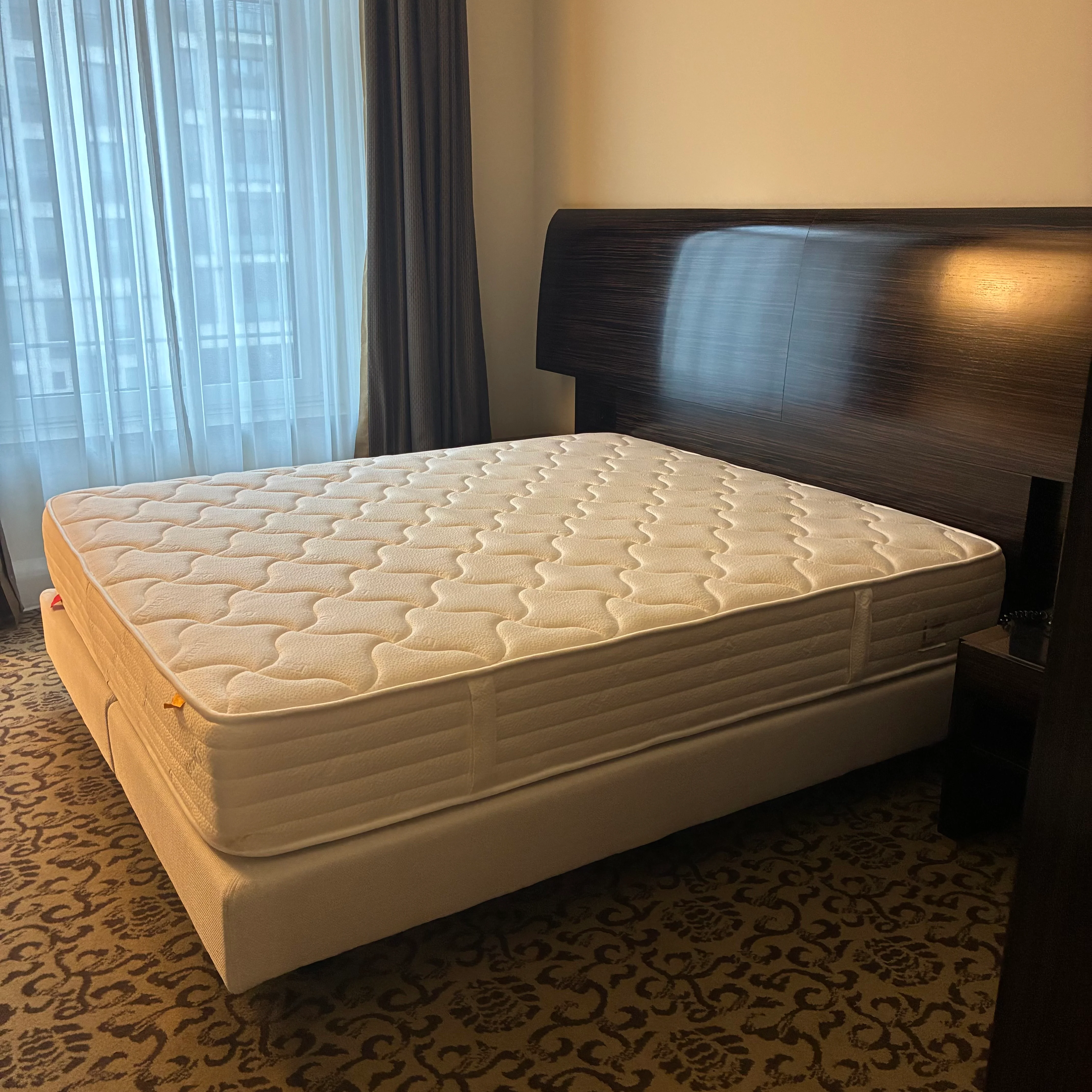 Dicke Hotelmatratze 200x210x27 wendbar Sommer- & Winterseite gebraucht Matratze Einzelmatratze