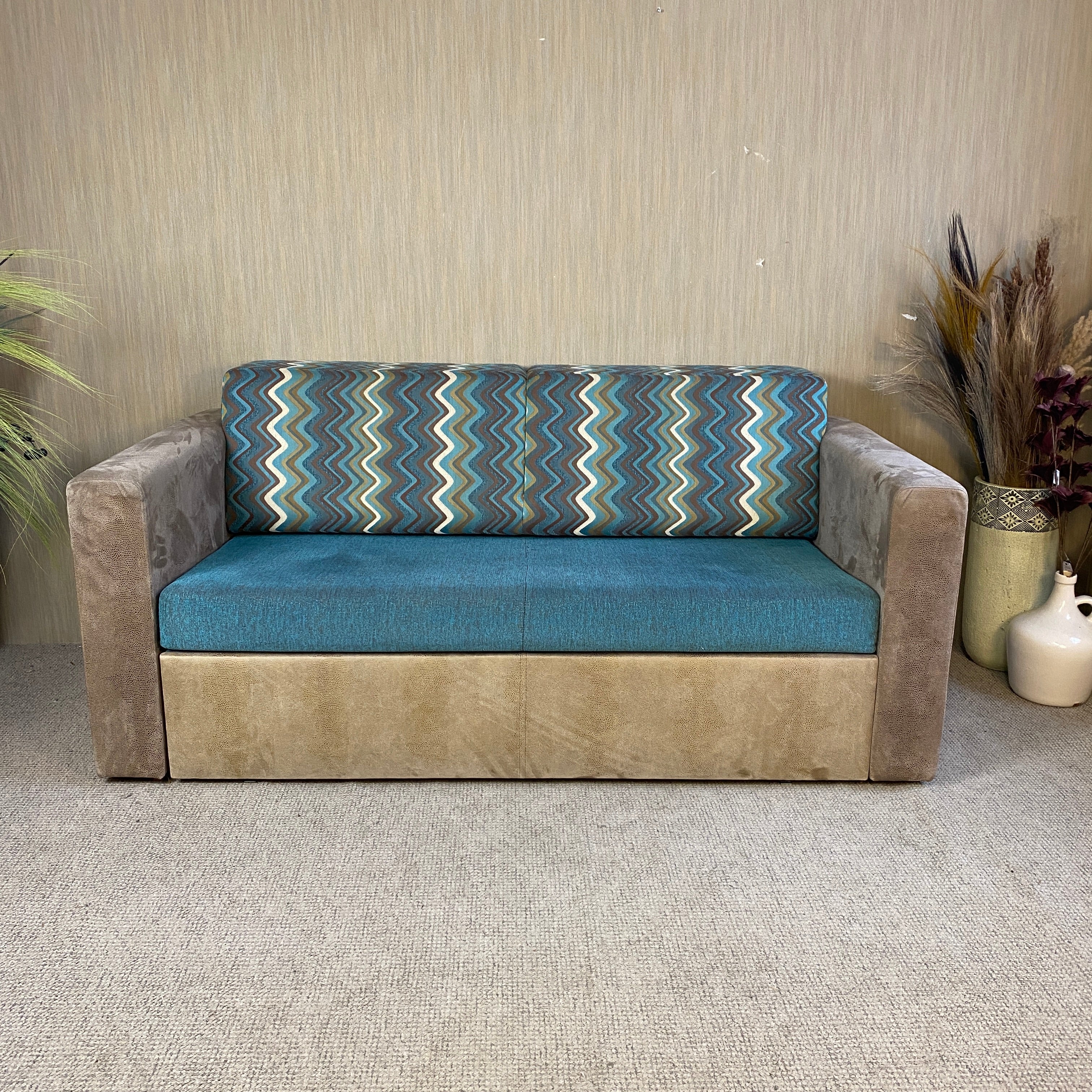 Schlafsofa mit Wildlederimitat 2 Sitzer Couch – Sofa gebraucht - Image 3