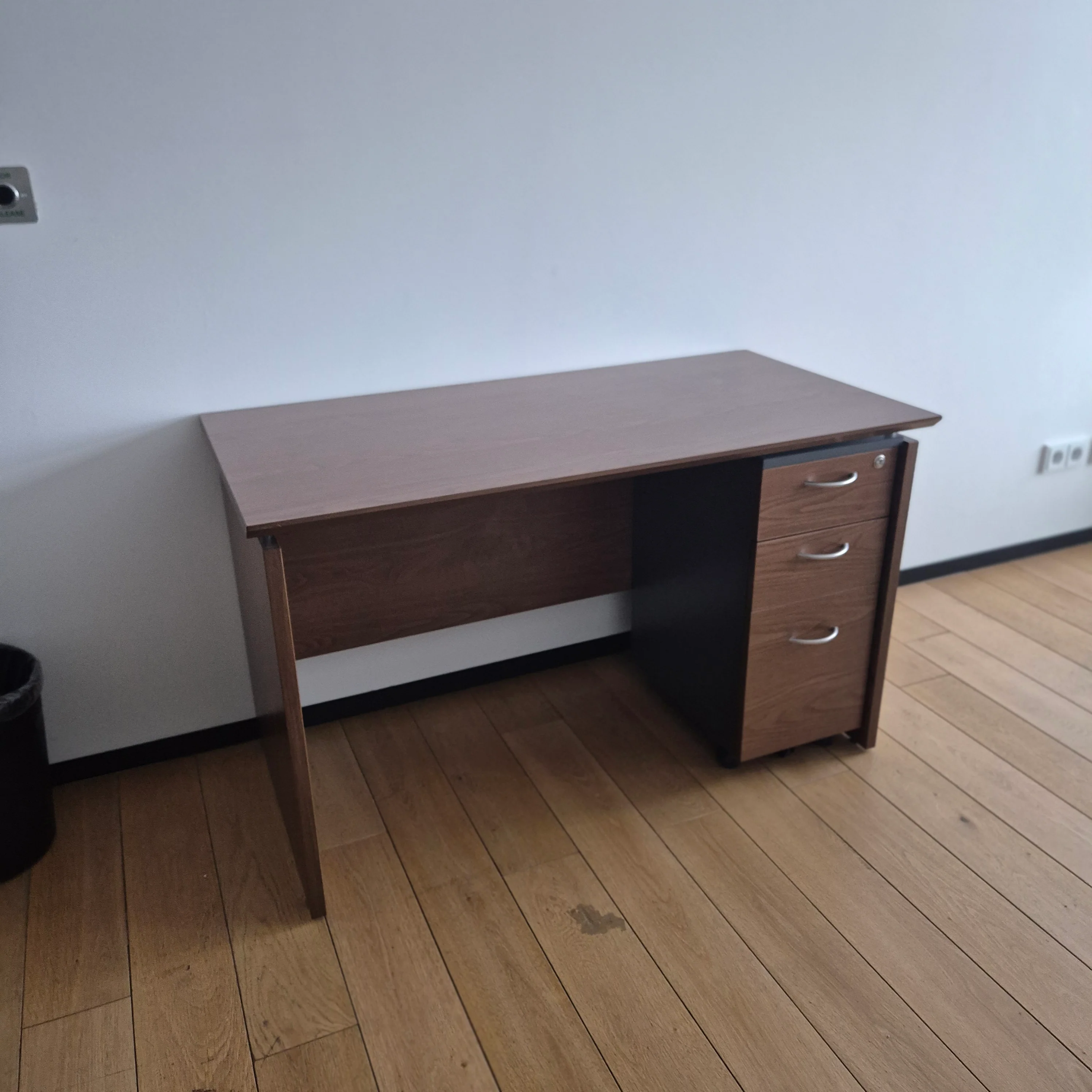 Schreibtisch-Set Nussbaum mit Rollcontainer & Bürodrehstuhl – gebraucht | nur 99 € - Image 3
