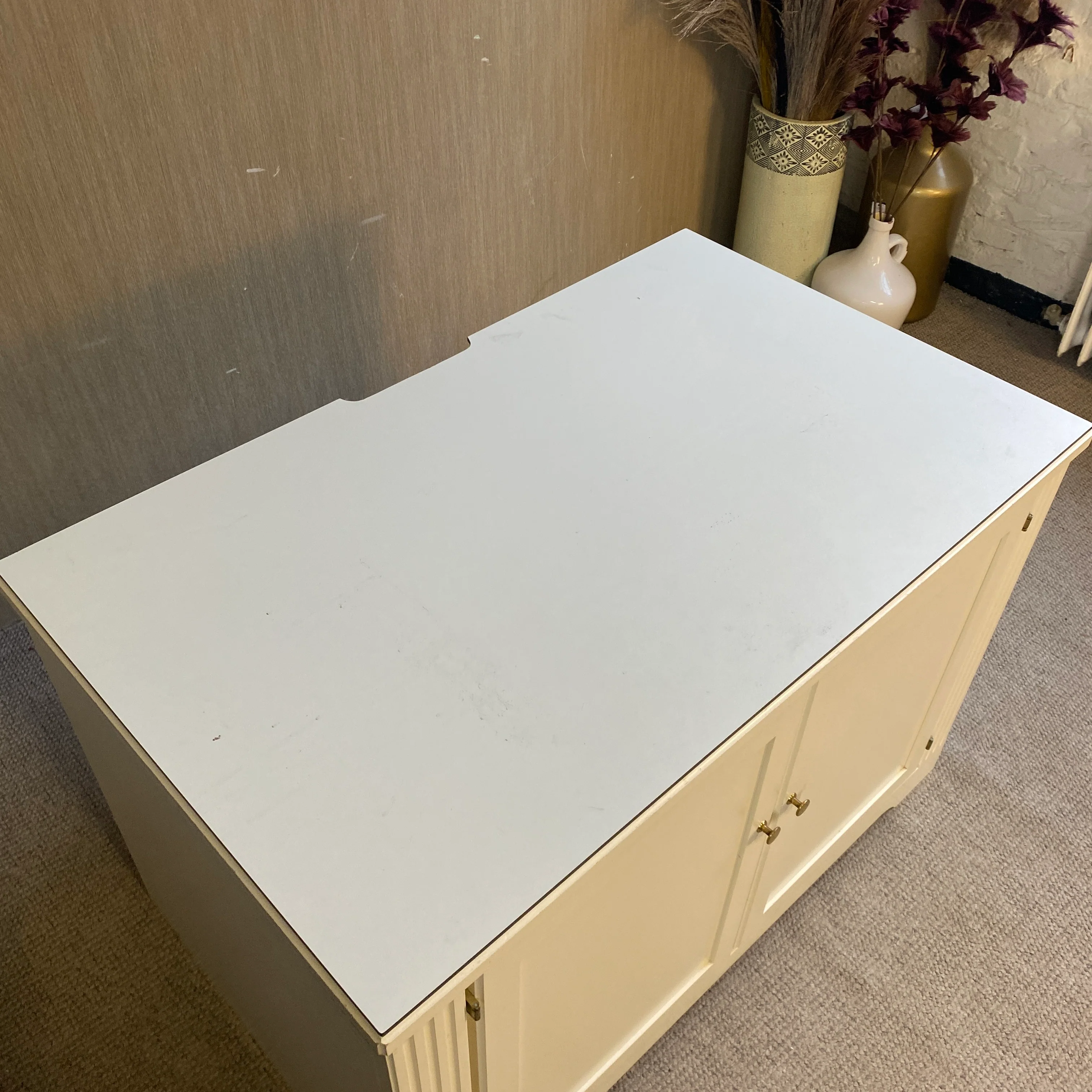 Sideboard mit Minibar weiß mit Deckplatte – Kommode gebraucht - Image 5