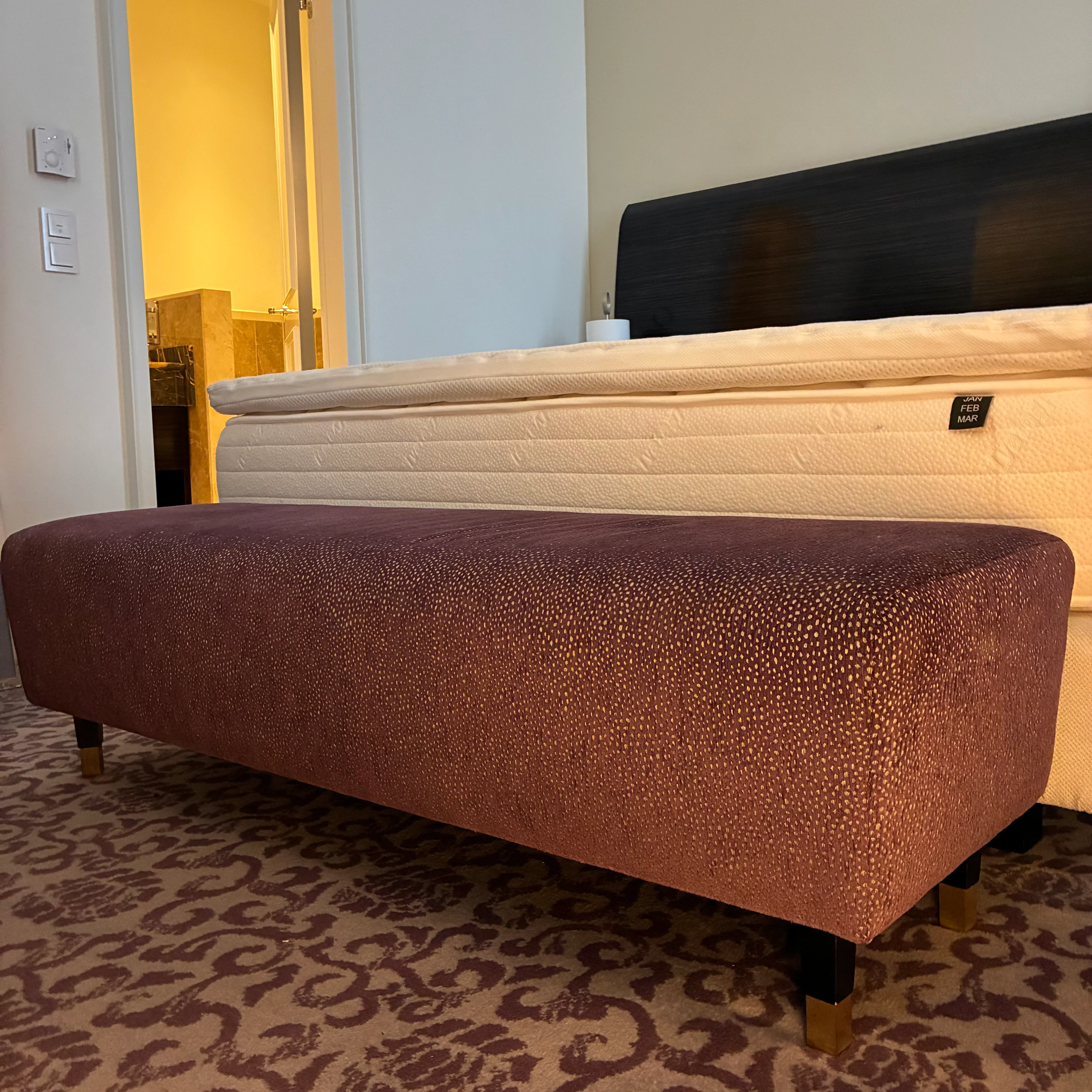 Sitzbank Bettbank groß lila aus Atlantic Hotel Hamburg Hotelqualität gebraucht 160cm - Image 10