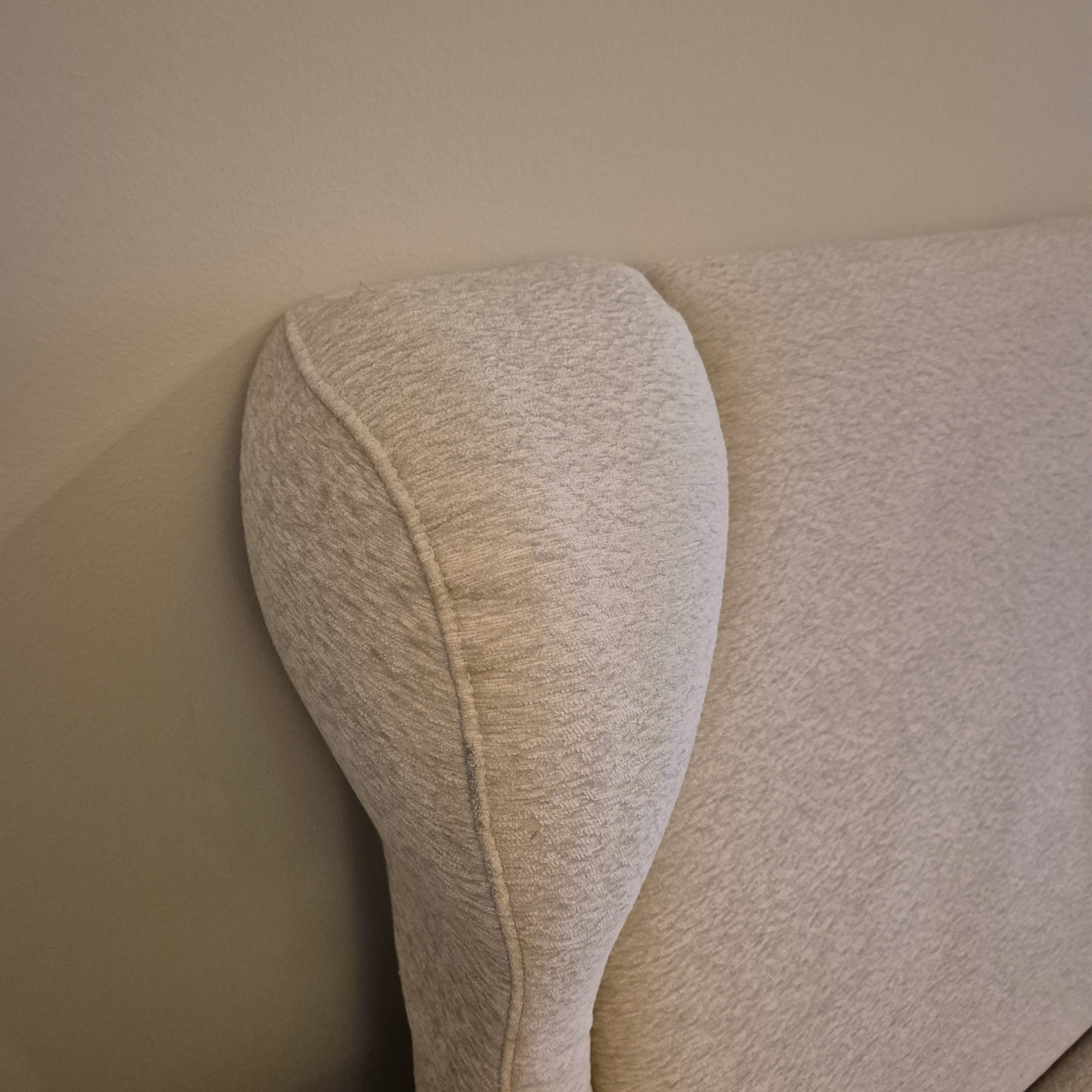 Luxus Sofa 2-Sitzer klassisch beige -  Atlantic Hotel Hamburg - gebraucht Couch - Image 5