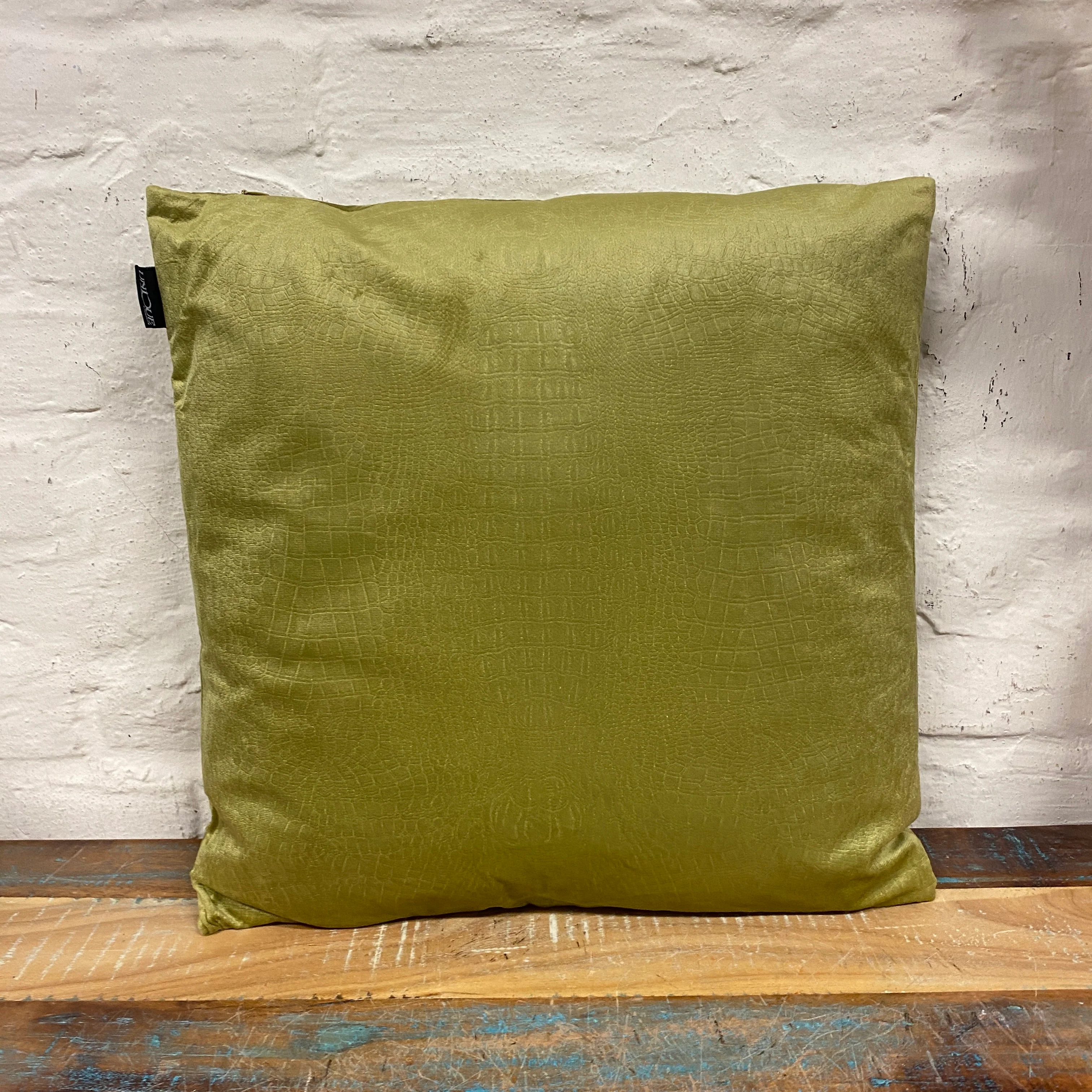 Unique Living Gigi Zierkissen oliv grün Reptil Struktur Dekokissen 45x45 Neuware - Image 2