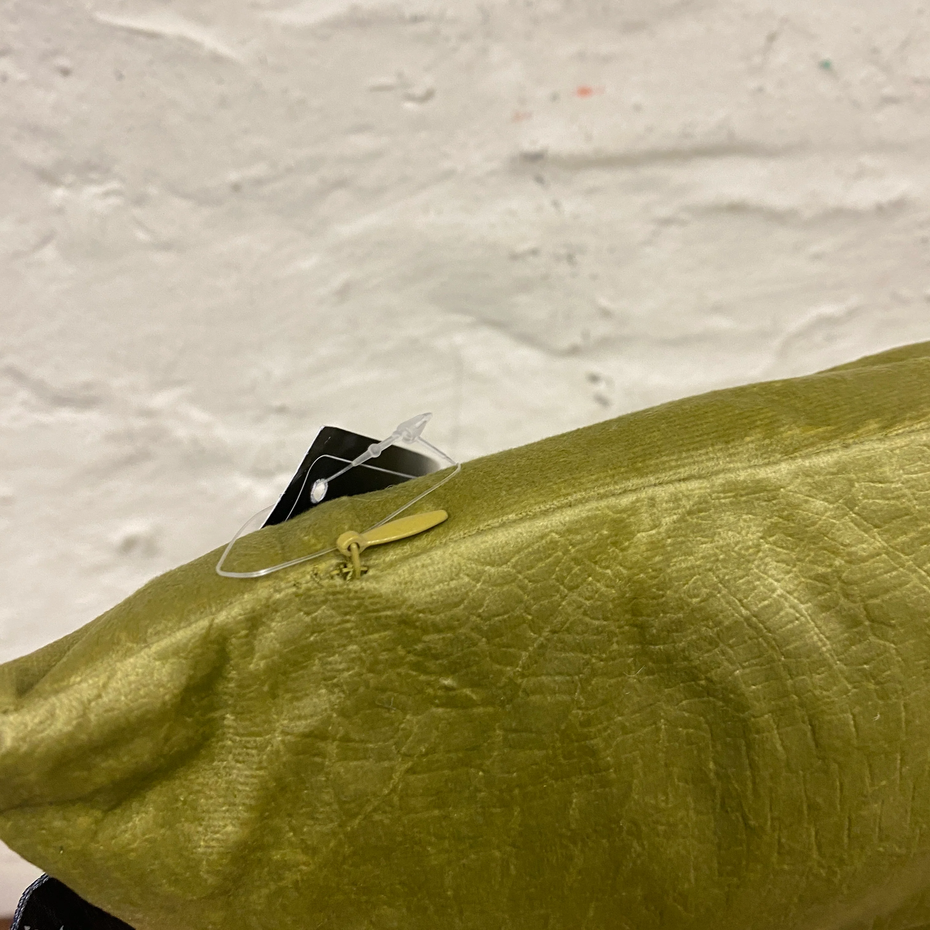 Unique Living Gigi Zierkissen oliv grün Reptil Struktur Dekokissen 45x45 Neuware - Image 5