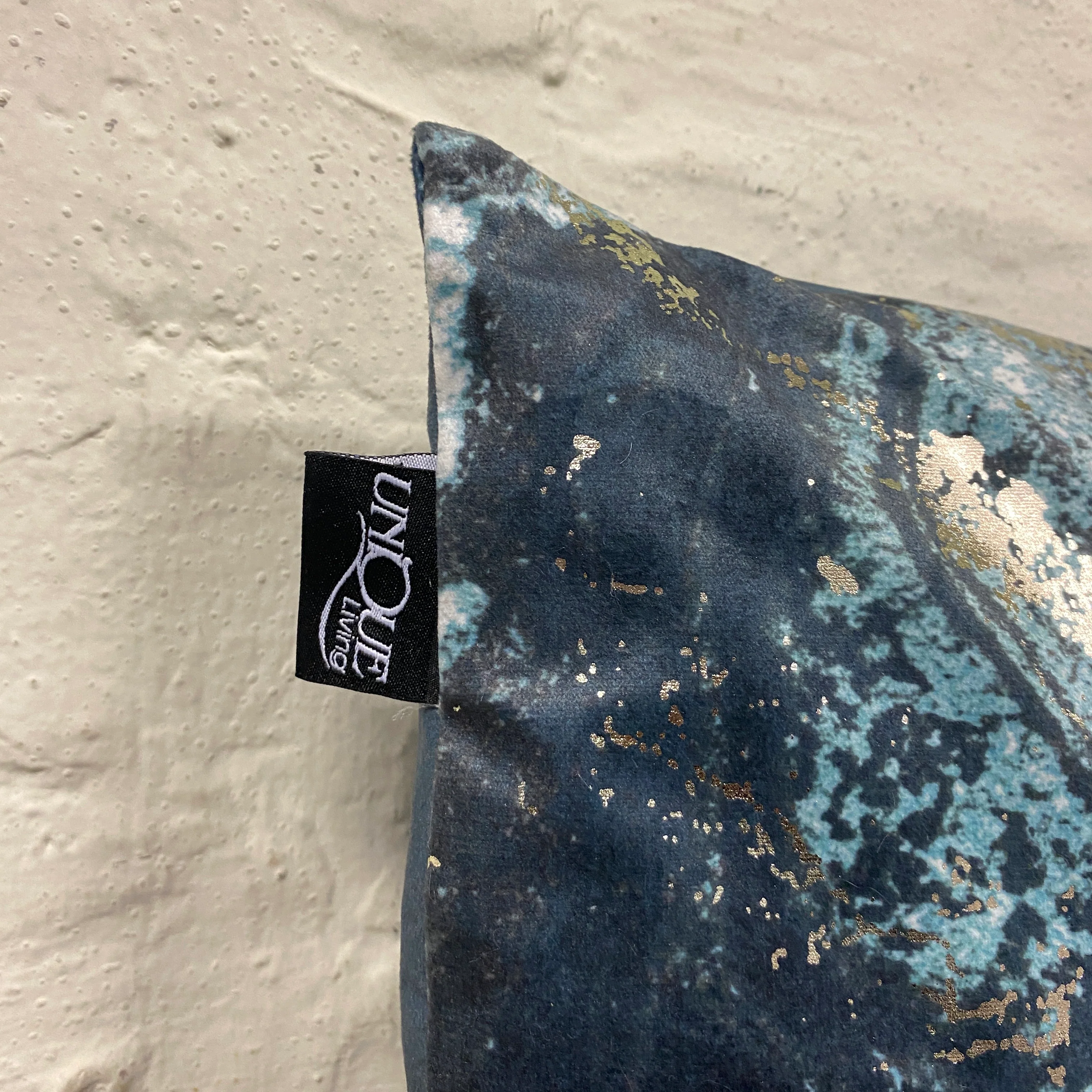 Unique Living Vince Zierkissen blau gold Marmor Dekokissen 45x45 Neuware - Image 2